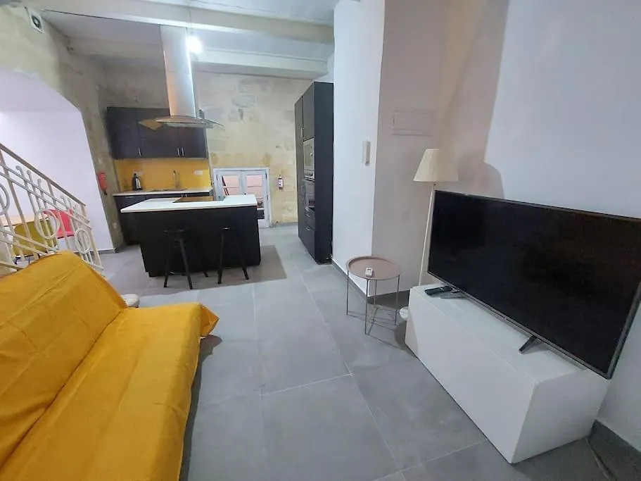 Floriana Two Bedroom Duplex Maisonette 0*, Il-Furjana Malta